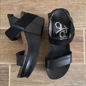 OTBT Bushnell Black Leather Sandal